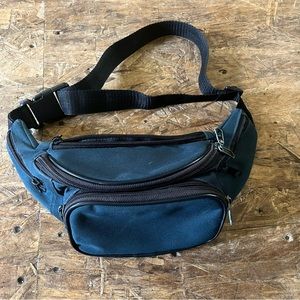 Green/teal Fanny pack